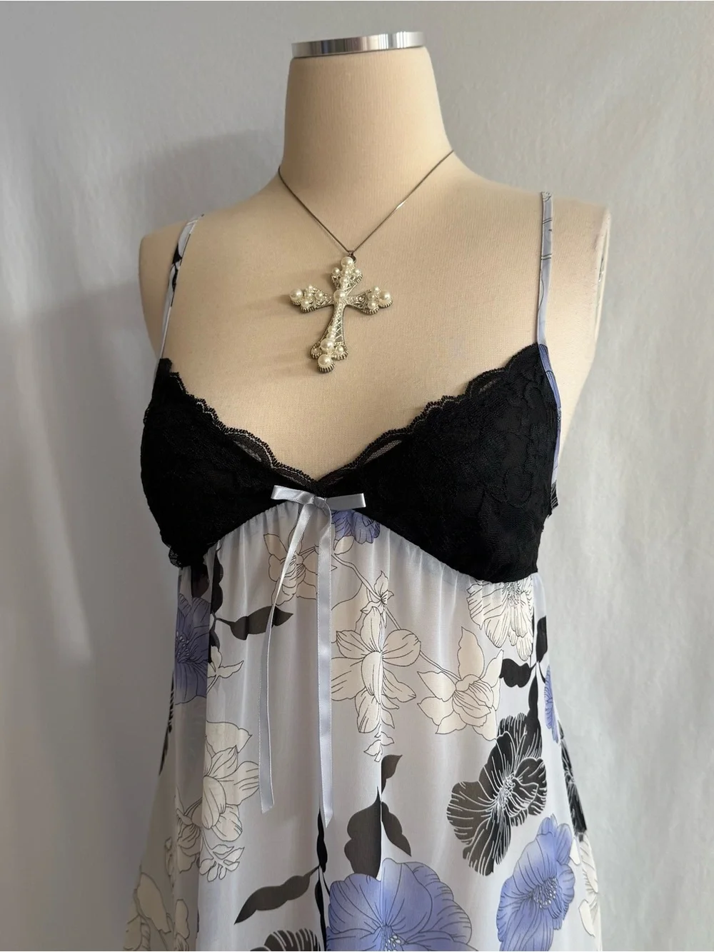 Apt. 9 semi sheer